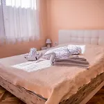 Two Bedroom Downtown Ivanovi Homestay Varna