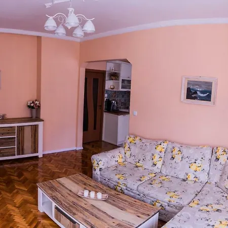 Two Bedroom Downtown Ivanovi Rum i privatbostad Varna