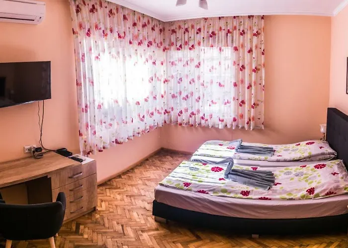 Two Bedroom Downtown Ivanovi Homestay Varna