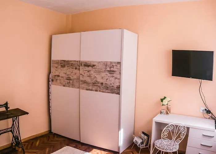 Kwatera prywatna Two Bedroom Downtown Ivanovi Warna